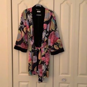 Feraud Paris short kimono style robe